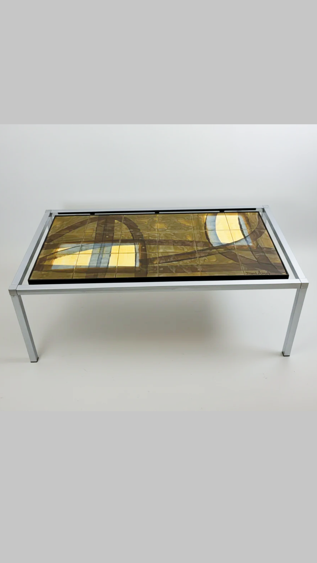 Coffee table tiles by Juliette Belarti