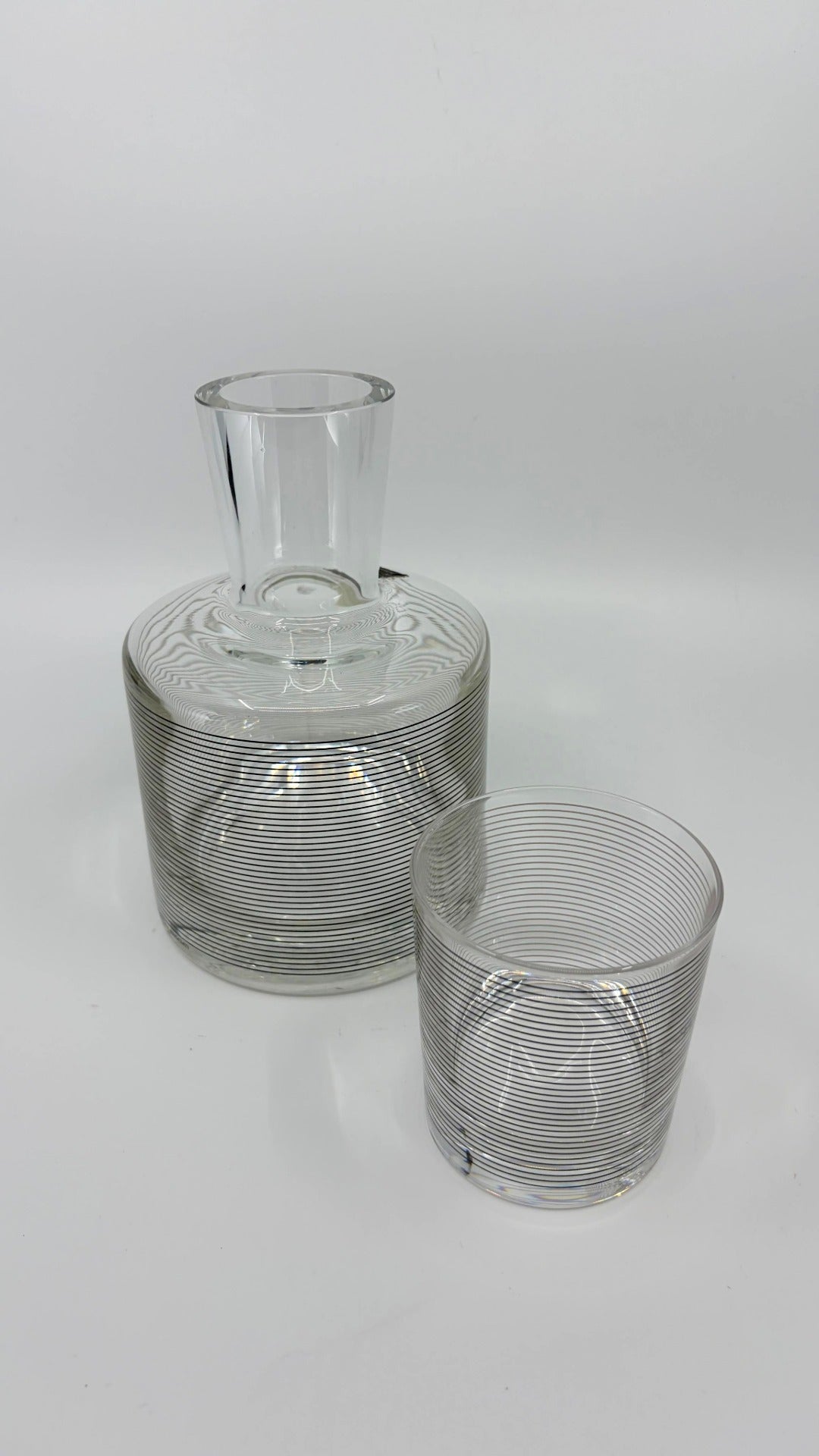 Carafe par Sottsass Associati et Defne Koz