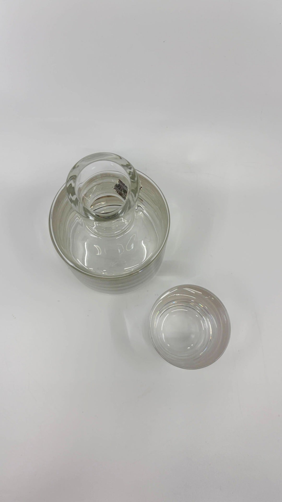 Carafe par Sottsass Associati et Defne Koz