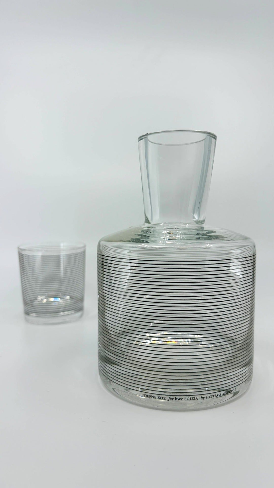 Carafe par Sottsass Associati et Defne Koz