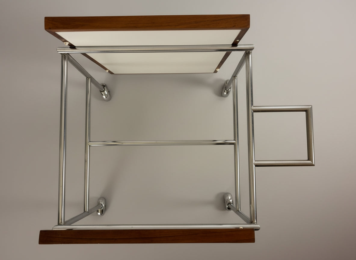 Servierwagen Poul Norreklt von oben mit Tabletts