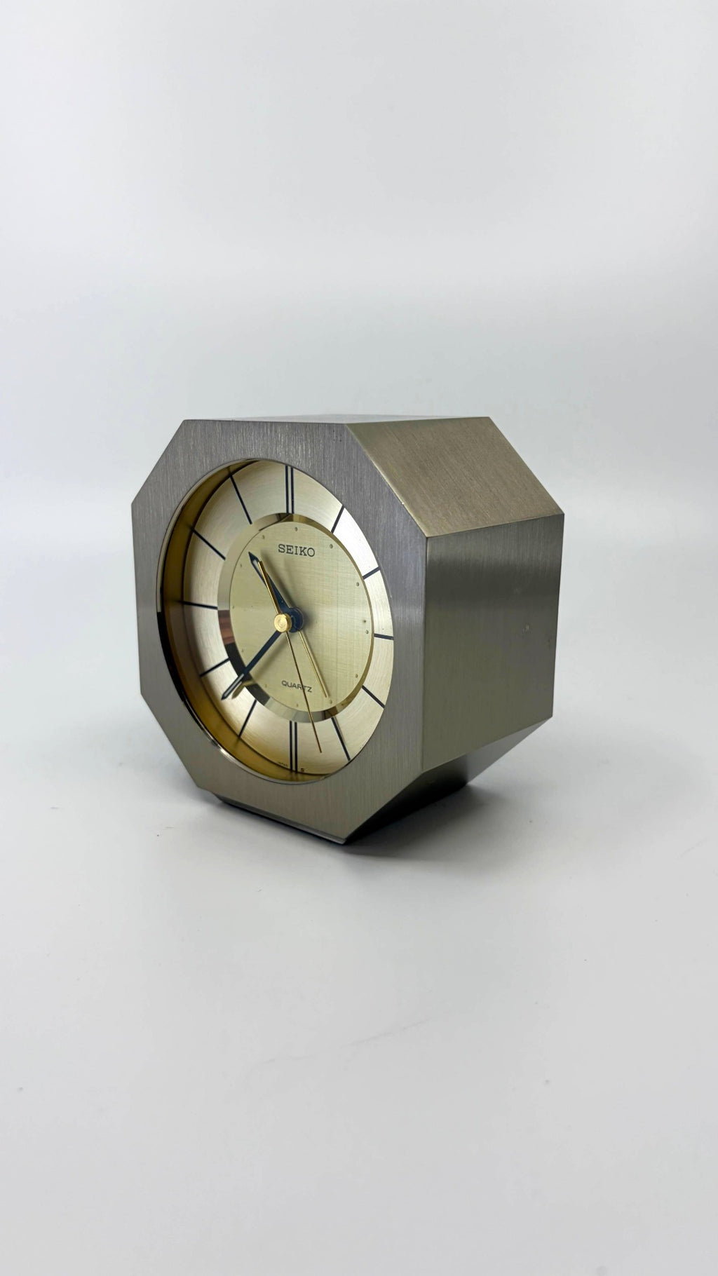 Seiko table clock