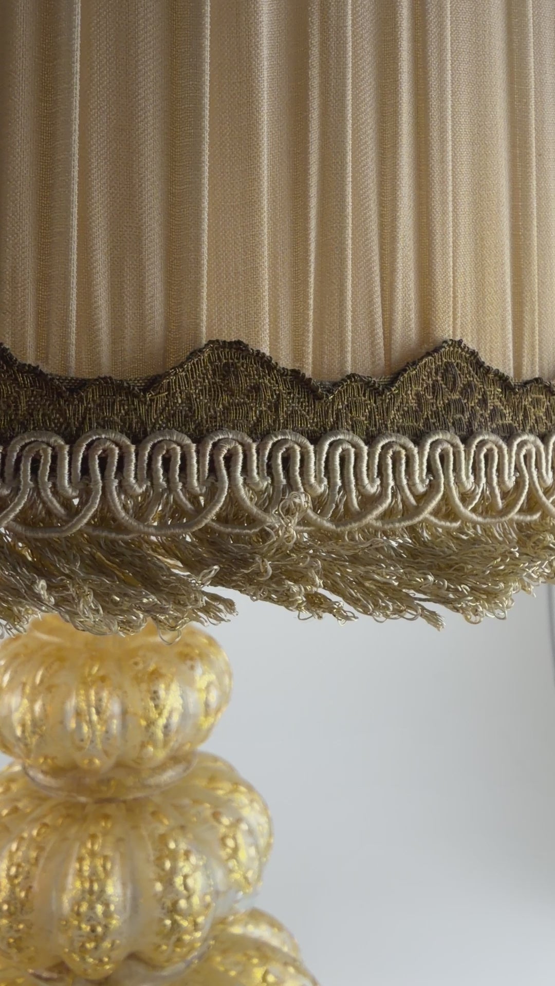 Lampenschirm dreht sich